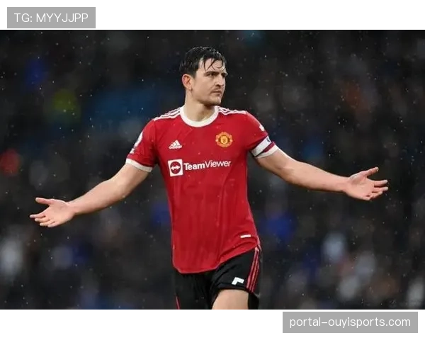 曼联更衣室庆祝时马奎尔被队友热情迎接成为英雄式人物 曼联更衣室庆祝时马奎尔被队友热情迎接成为英雄式人物