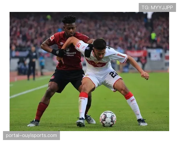 法兰克福前锋穆阿尼伤愈归队,周末联赛有望替补 法兰克福前锋穆阿尼伤愈归队,周末联赛有望替补