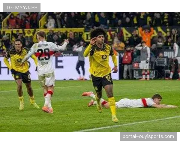 多特蒙德边路阿德耶米突破造险，劳尔森套边助攻成亮点